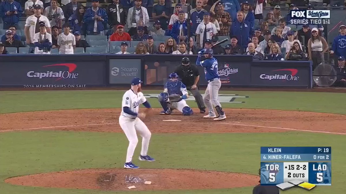 PAINT
The Dodgers' TENTH pitcher of the night keeps it tied in the 15th! #WorldSeries