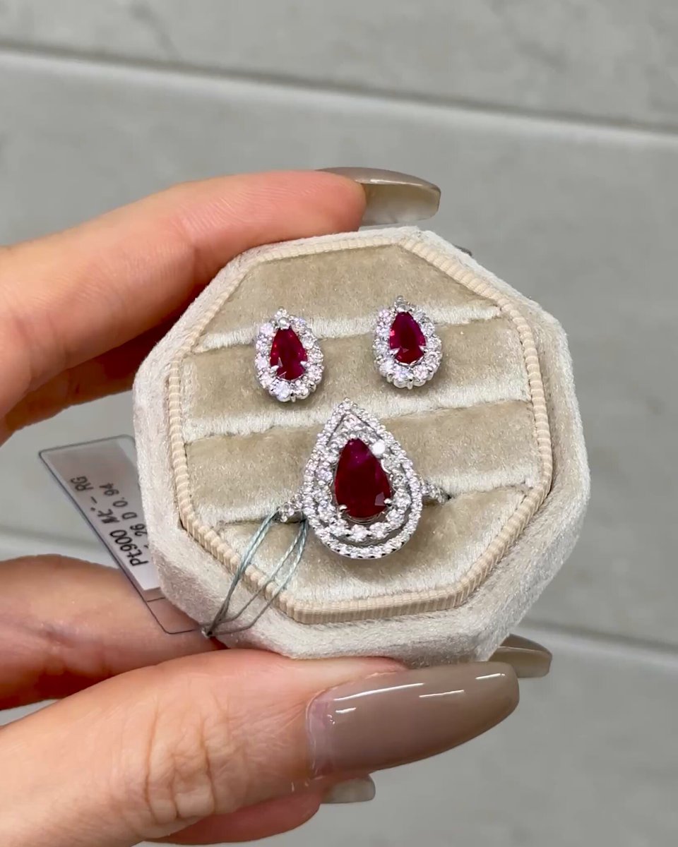 ラス１クリスマス直前商品❣️即購入可❣️美しい❣️勝利に導く❣️Rubyリング OrderRing(custom made) K18YG・Diamond 5pcs(D/IF-VVS