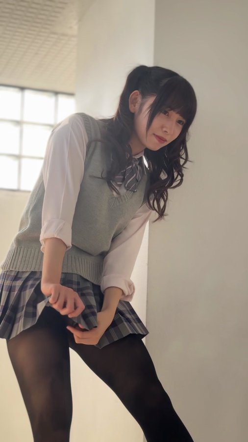 黒タイツ好きなんだね｜早川真由（@mayu_033030）パンチラ動画まとめ