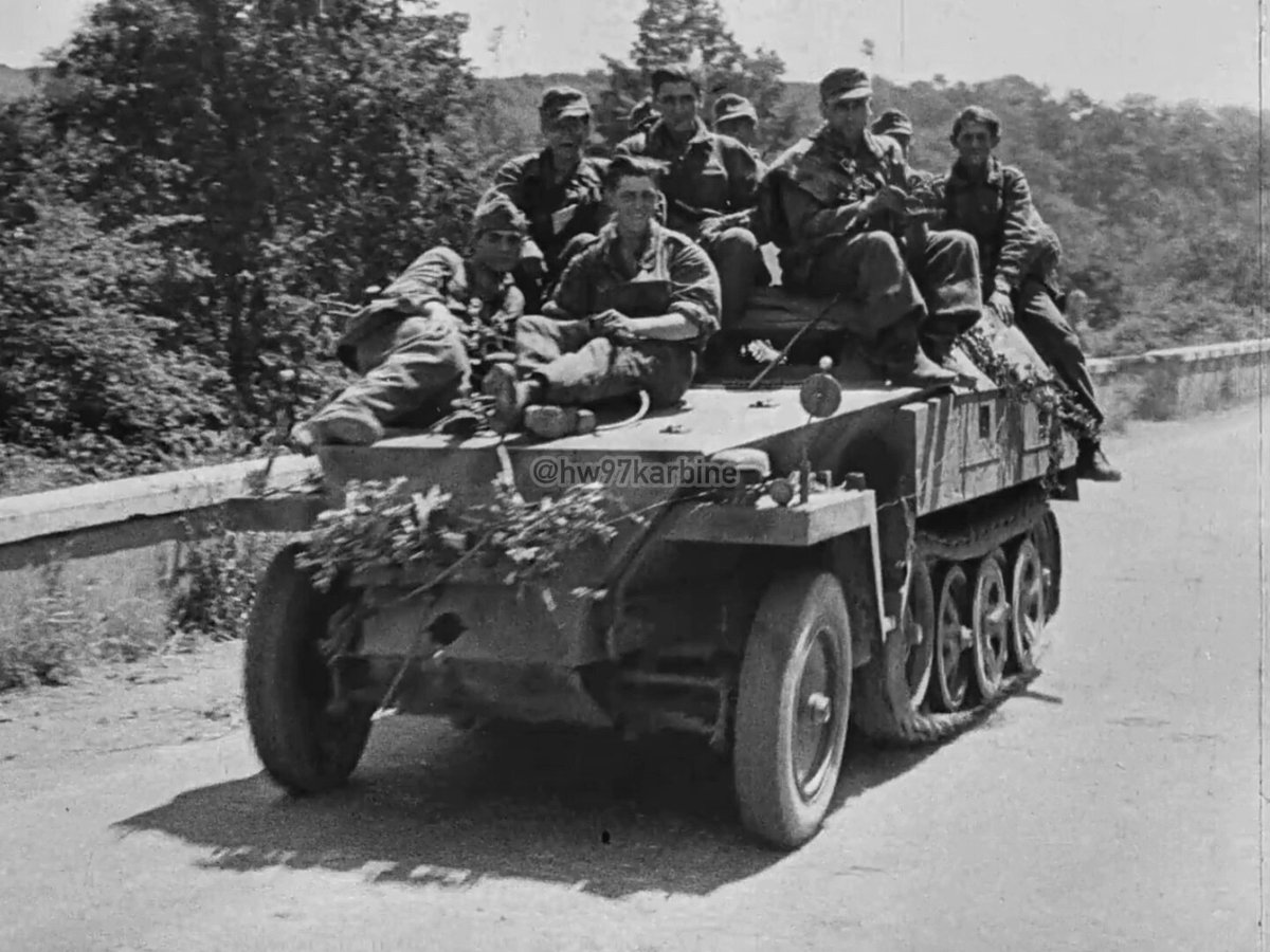 稲妻デザインのショートボード*2 稲妻デザインのショートボード*2 品場諸友 on X