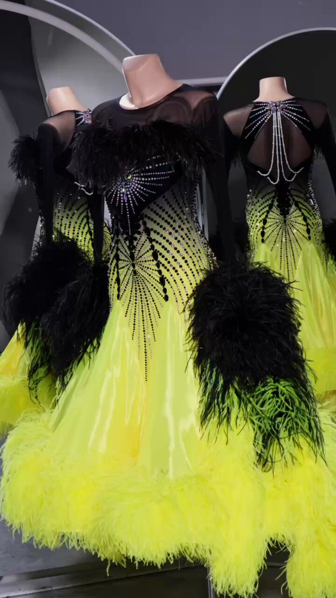 🖤💛 Black to Sassy Yellow 漆黒から情熱のイエローへ。 動くたび、光