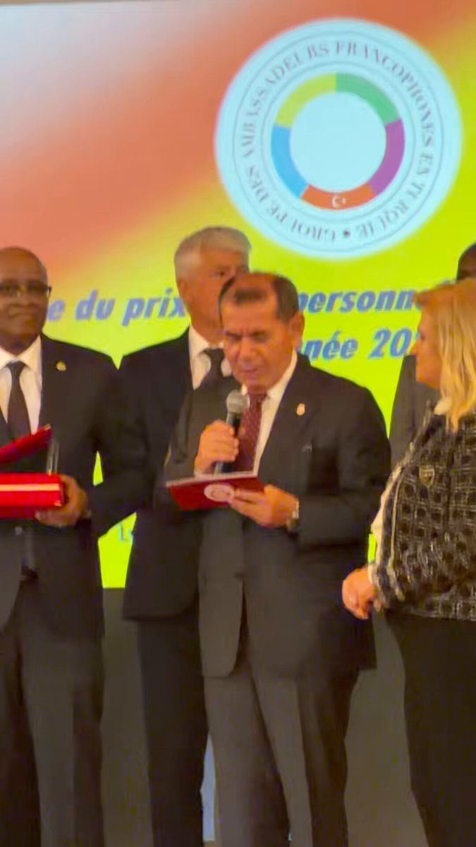 Ayol talaba yotoqxonasida jinsiy aloqa