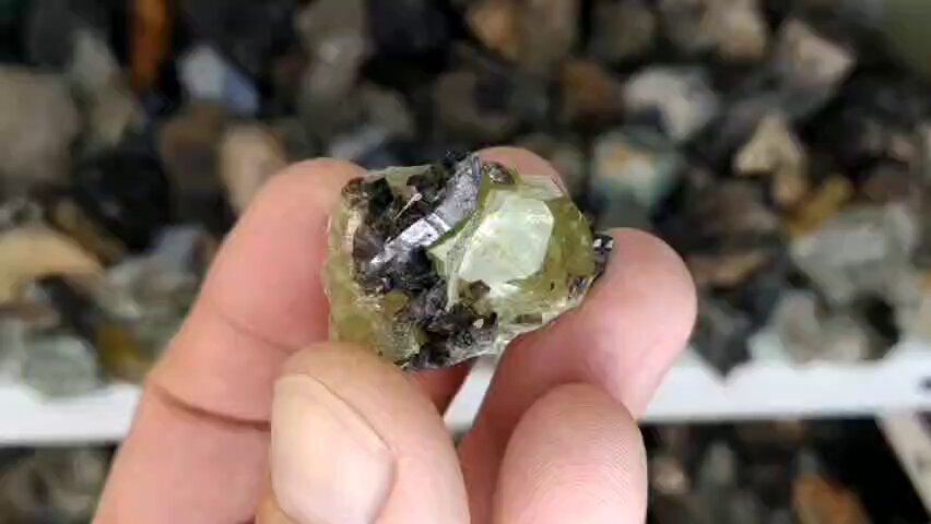 水晶玉約１．２キロ昔から家にありました。 YS078T 山梨県黒平産水晶玉 3寸超えの大玉 山梨の職人が製作