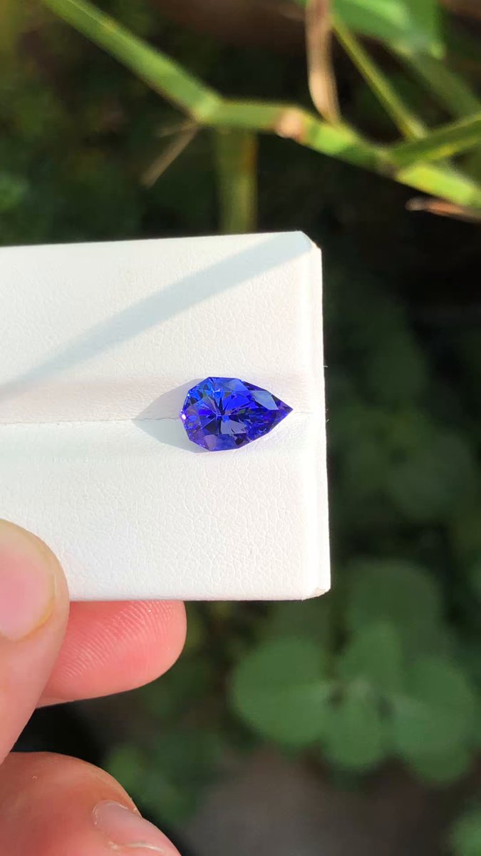 しっかりしてる！タンザナイトさん タンザナイト クッションカット タンザニア産 0.54ct【240808