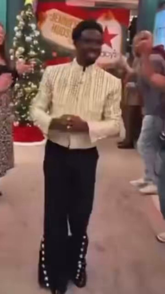 “3 to be exact”
“simultaneously” 
“a real life wizard”
“a sorcerer actually” 
“IT MATTERS” 
https...