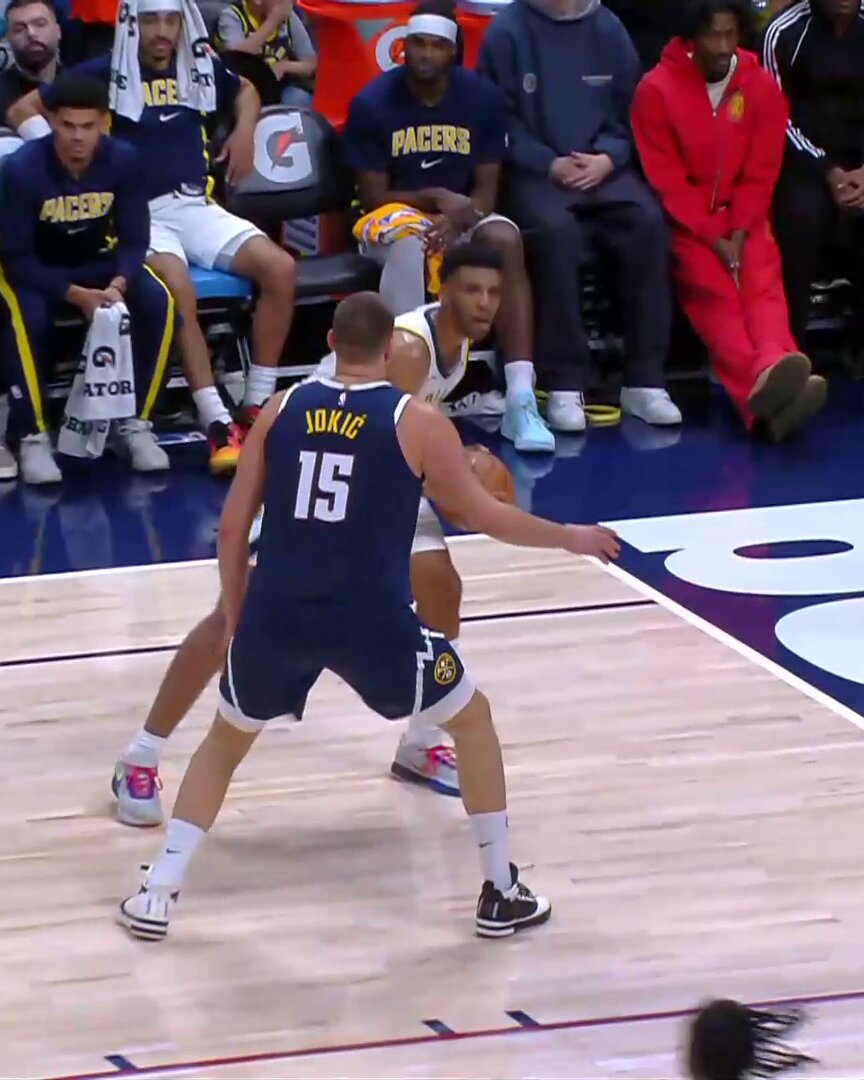 Aaron Nesmith in the corner over two defenders 🎯 