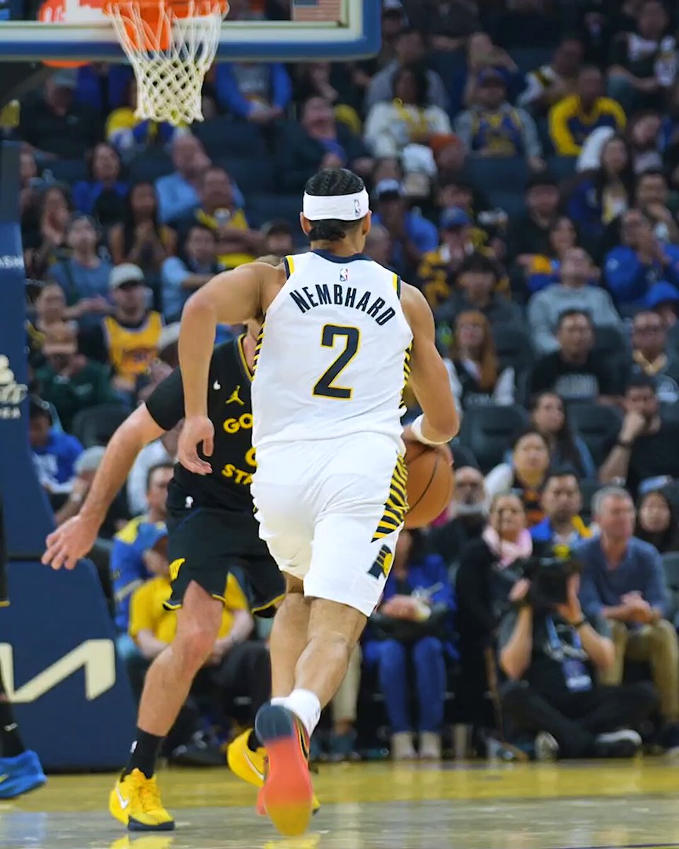 a smooth dish from Andrew Nembhard to Jay Huff 🪙 