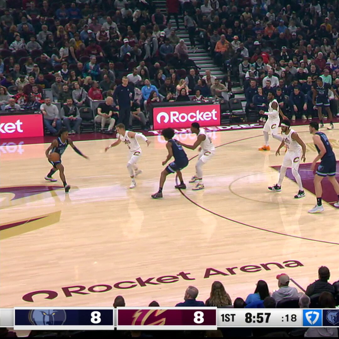 Ja Morant lobs it... Zach Edey slams it 

It's Edey's first points of the season for Memphis!

Watch on NBA TV: