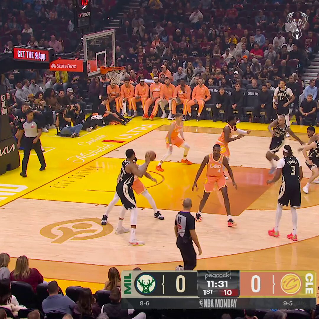 11-2 hot start!

We're 3/3 from beyond the arc. 