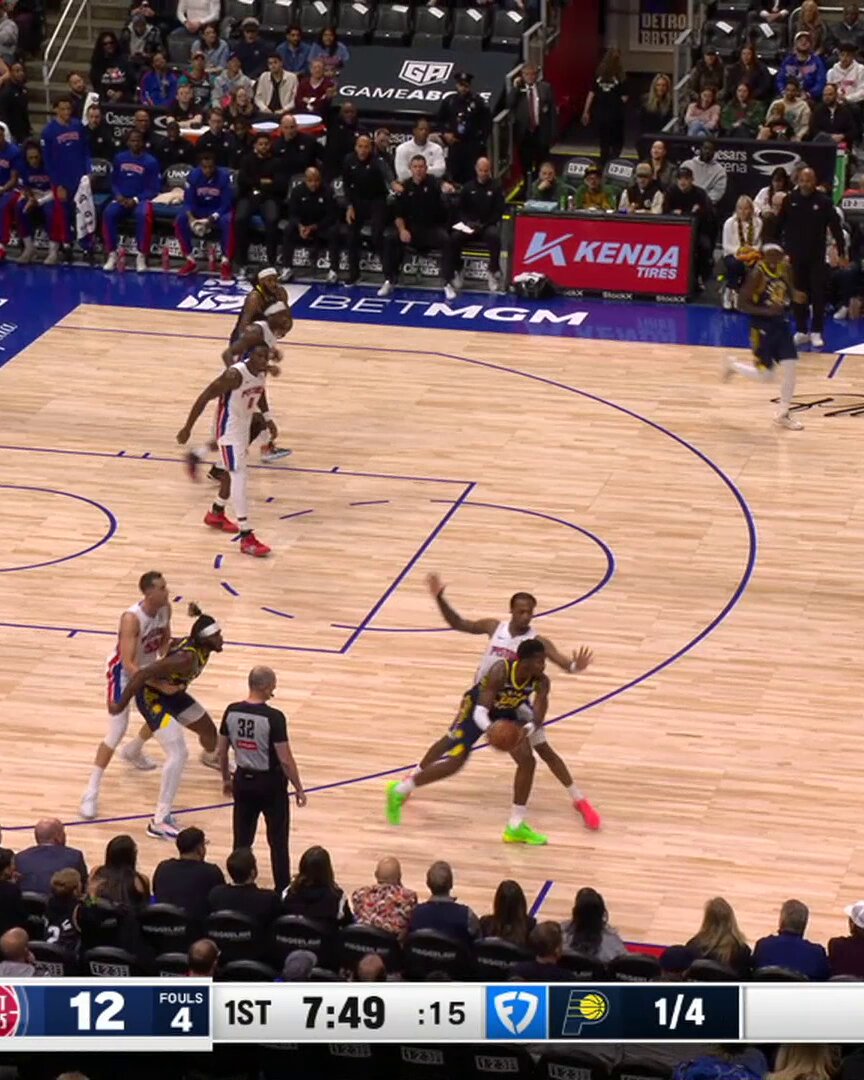 over the defender 😤

Pascal Siakam buries the trey. 