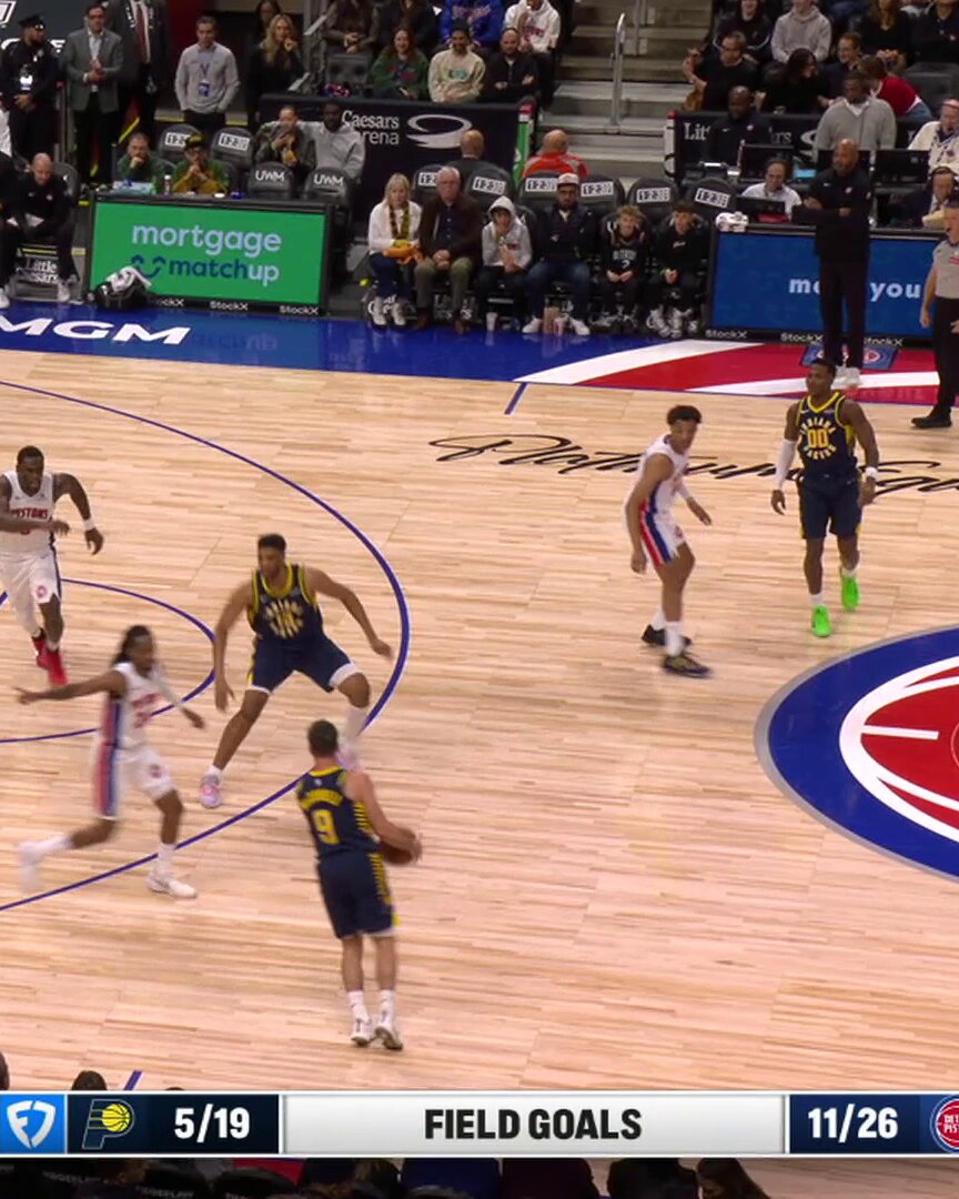 good ball movement leads to the Pascal Siakam three. 