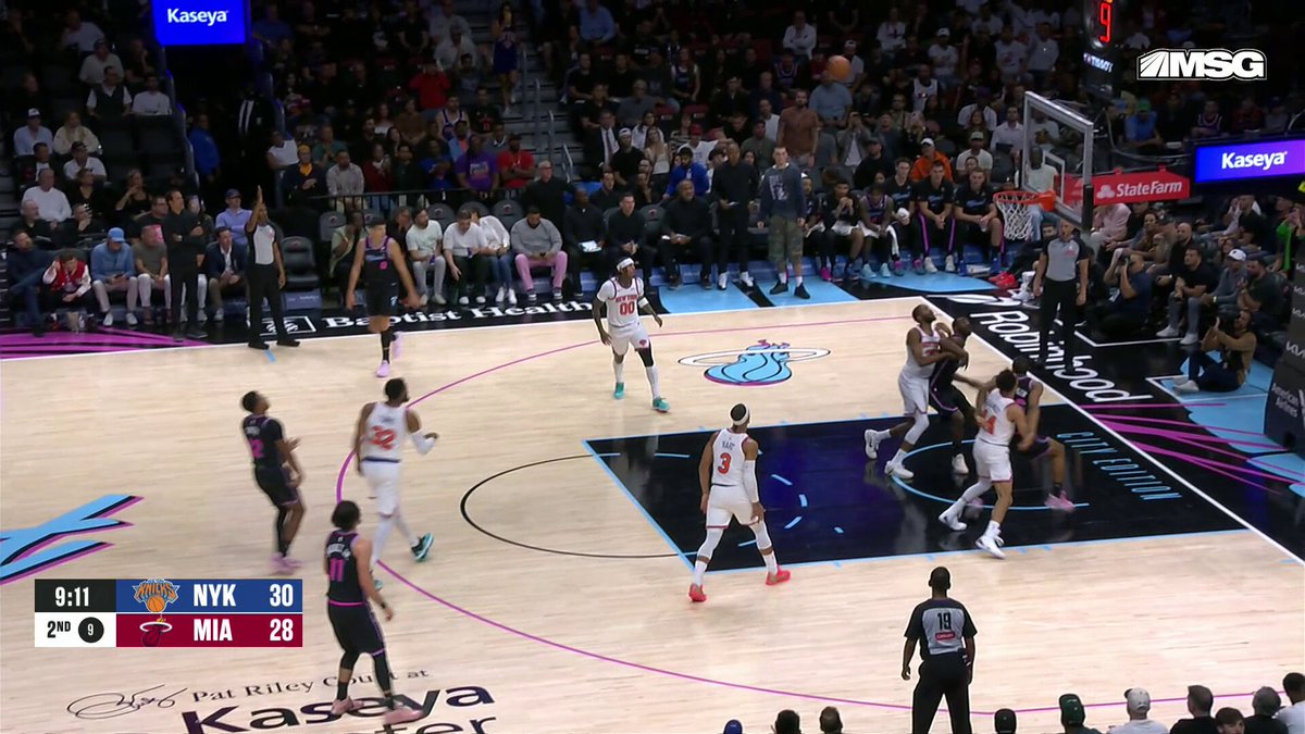 Jordan Clarkson threads the needle... Mikal Bridges finishes the and-1 🔥

Bridges has a game-high 11 points for New York! 