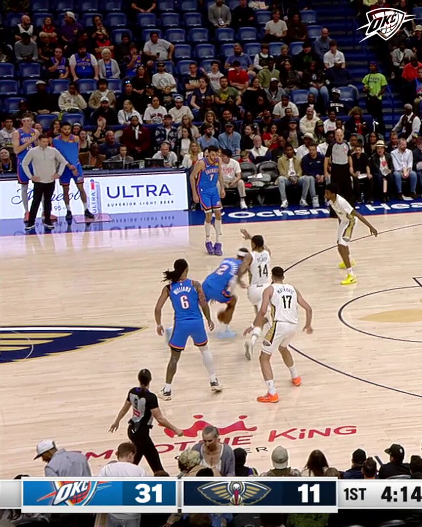 Is there a fire extinguisher in @SmoothieKingCtr? Lu is ON FIRE 🔥 