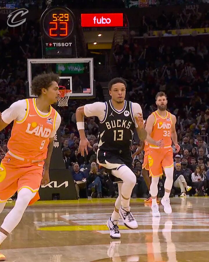 Admin didn't ask, you're getting another look at the dunk. 😁

@craigporter0 | #LetEmKnow 