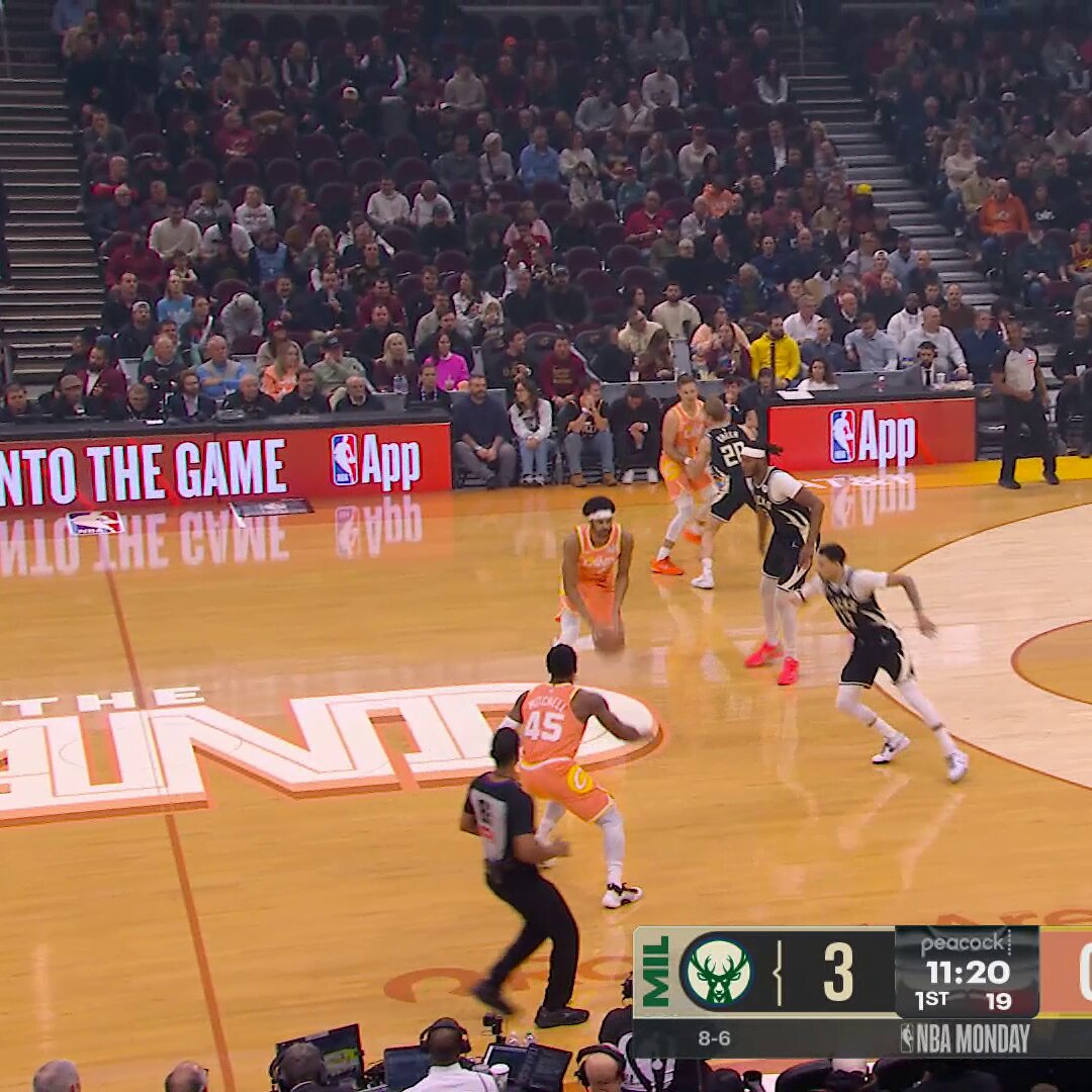 Donovan Mitchell records his 3rd straight game with 30+ points in Cleveland's 10th win of the season!

🕷️ 37 points
🕷️ 7 assists
🕷️ 5 rebounds
🕷️ 4 triples 