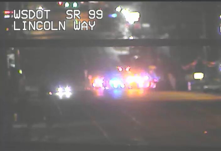 午前3時20分更新: #エベレットのすぐ南で起きたこの衝突事故のため、SR