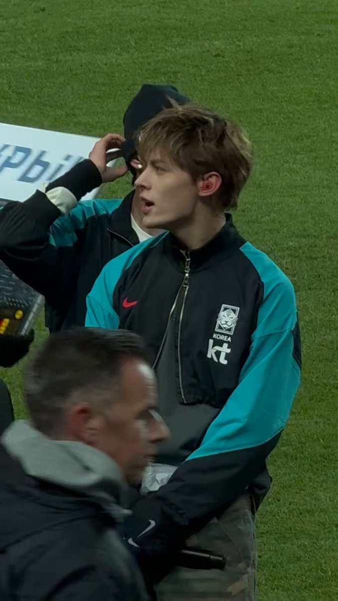 ele é bem bonito né kk nossa