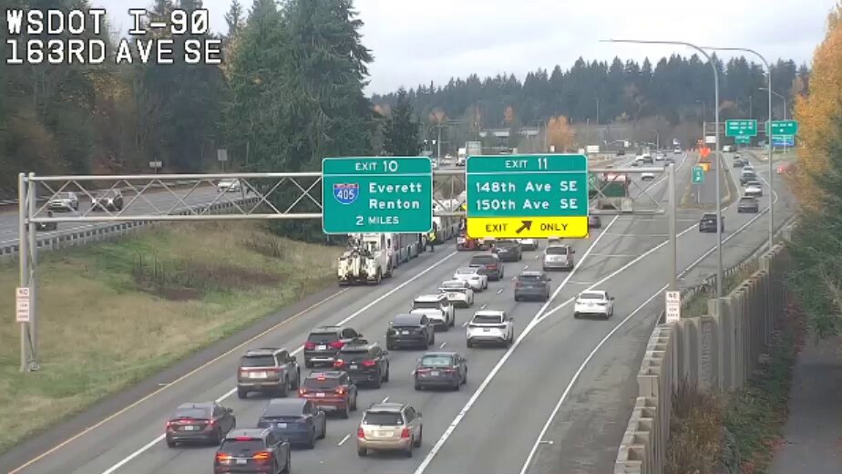 업데이트: 벨뷰의 150번가 SE에서 서쪽 방향 I-90에서 장애인 차량이 HOV와 왼쪽