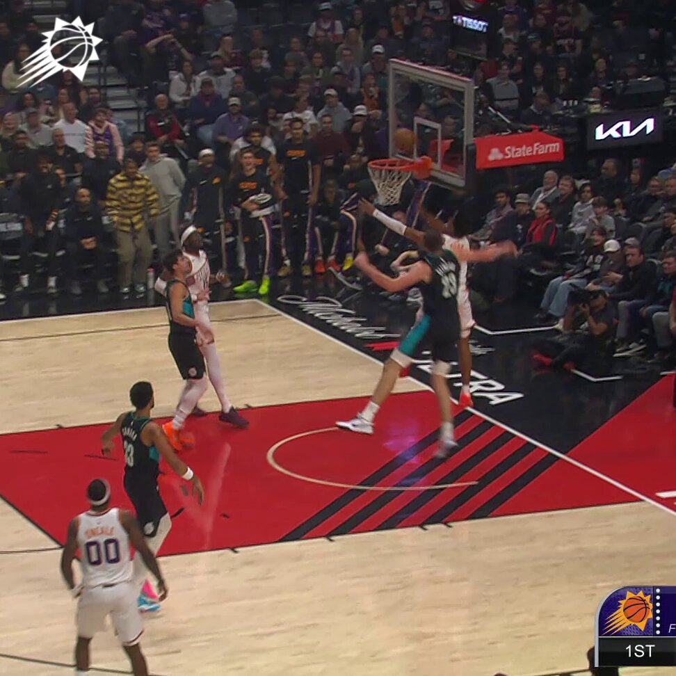 Mark playing BIG inside 😤 