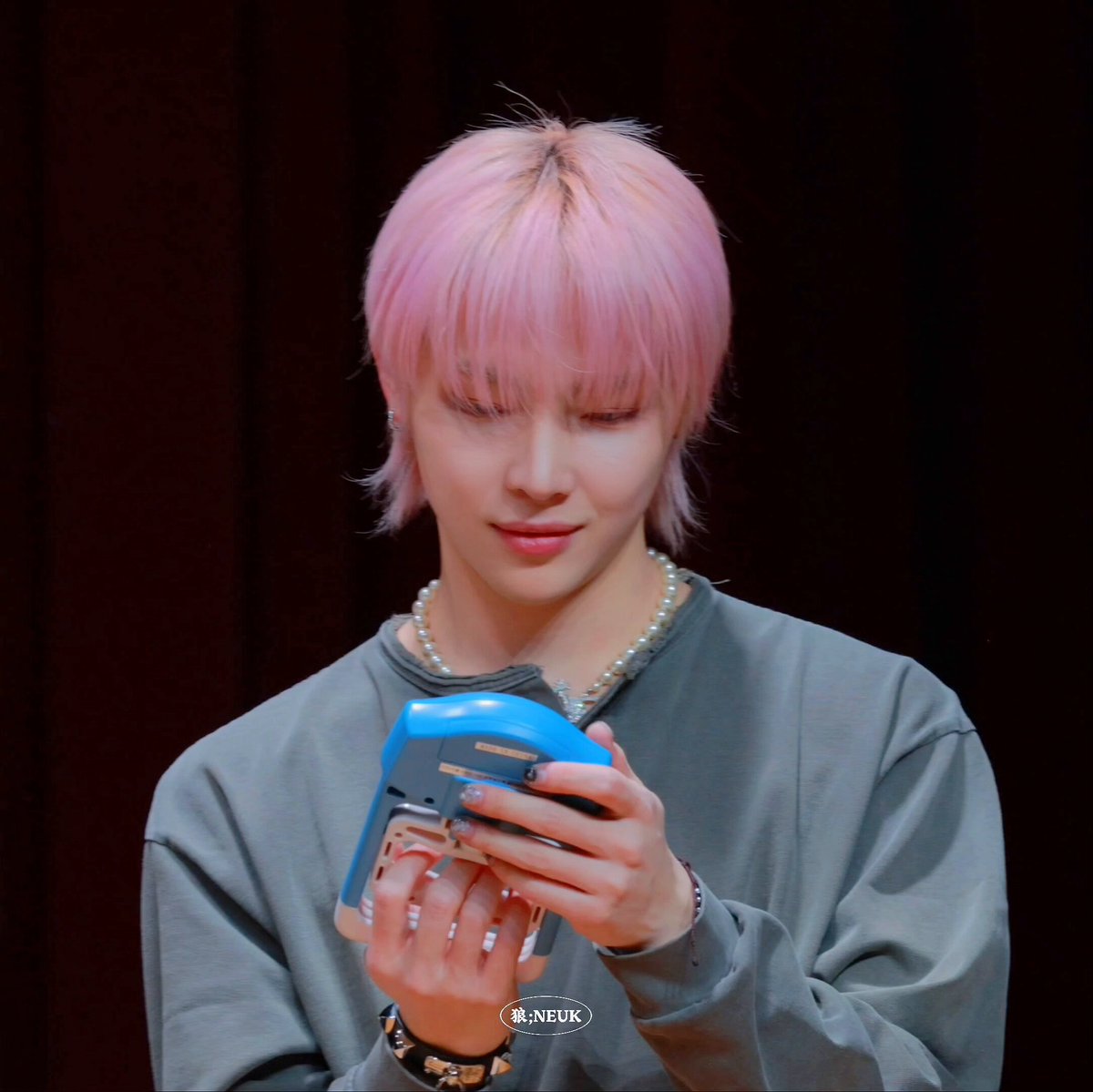 ピンクモリで可愛い笑顔で舌出してはしゃいでる可愛いニコちゃんからの