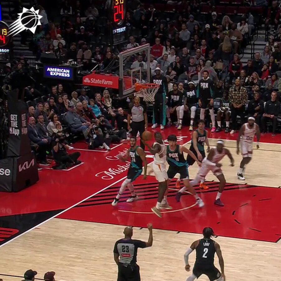 Mark living life above the rim 💪 