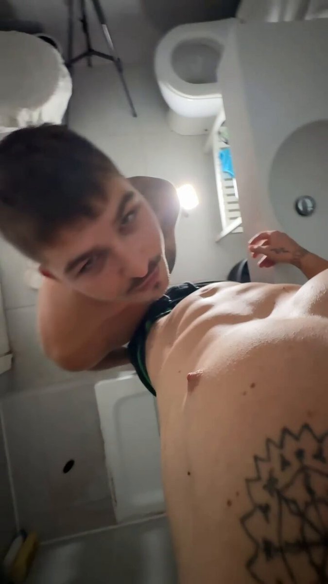 RT @faptogayporn: Blowjob 20251204020440