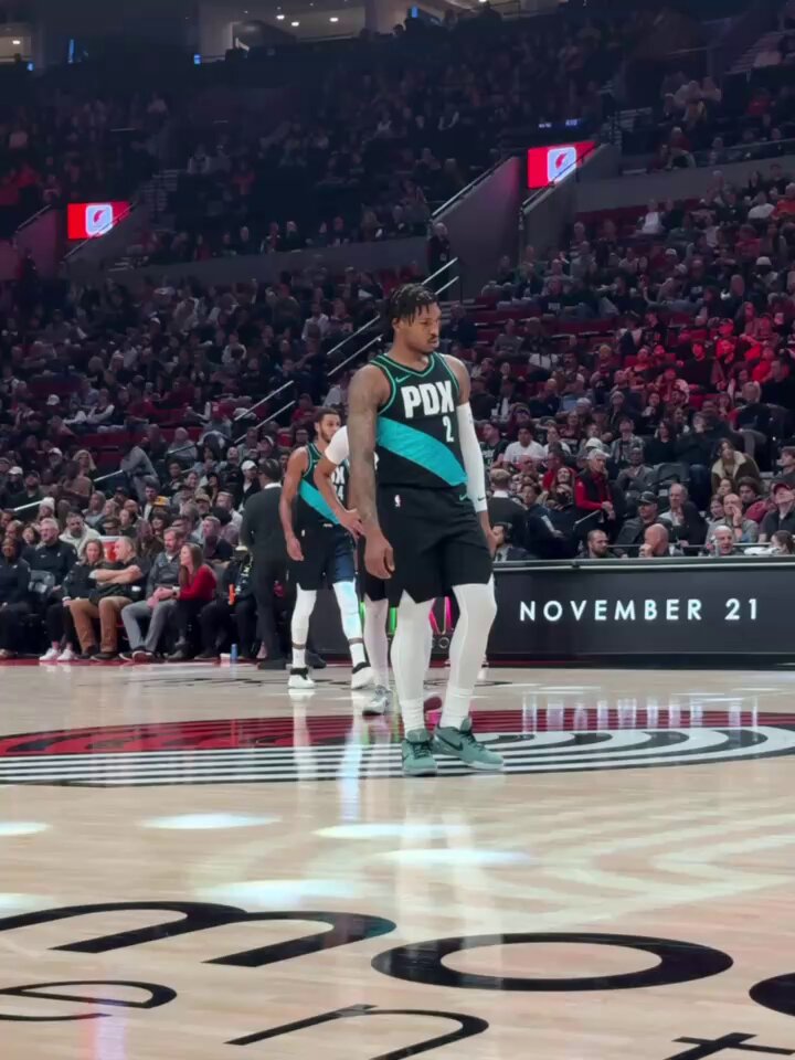 Busy first half for Caleb 😮‍💨

▫️13 PTS (career-high)
▫️5-7 FG
▫️4 REB (career-high)
▫️2 AST 