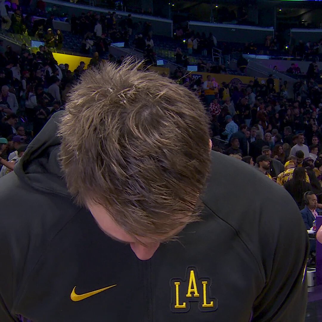 "Good job, friend!"

Austin Reaves crashes Luka Dončić's postgame interview 😆 