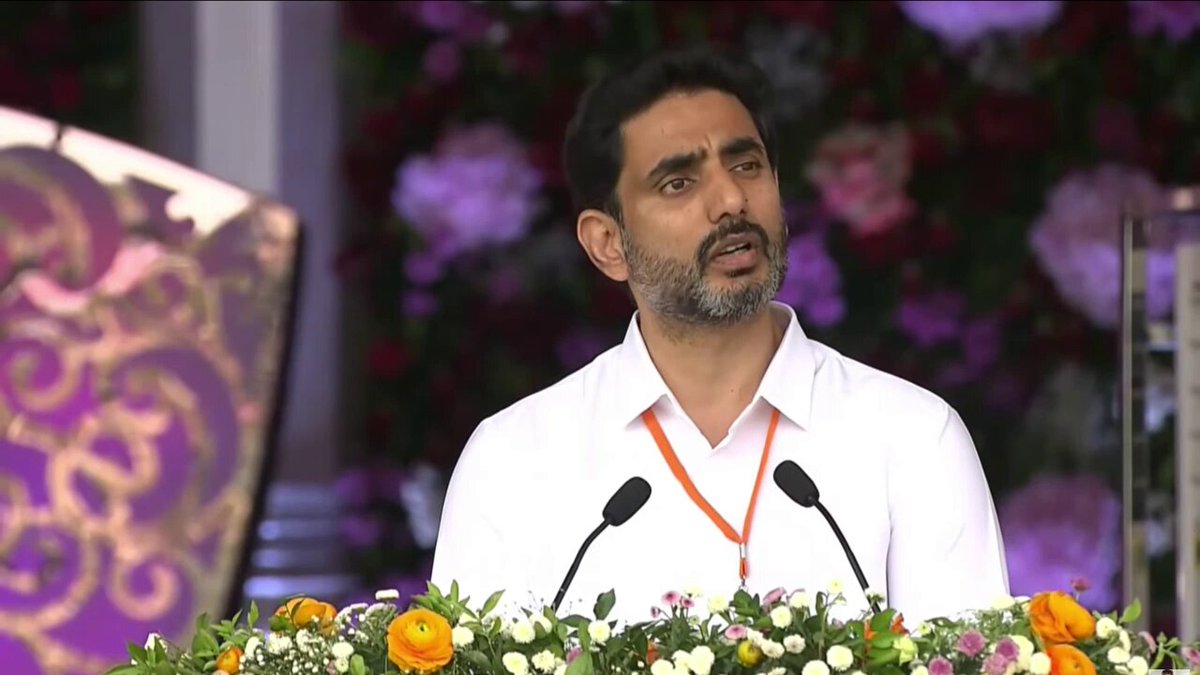 పేదలకు ప్రేమతో సహాయం చేయాలన్న  బాబా మాటలే నాకు స్ఫూర్తి.

కు