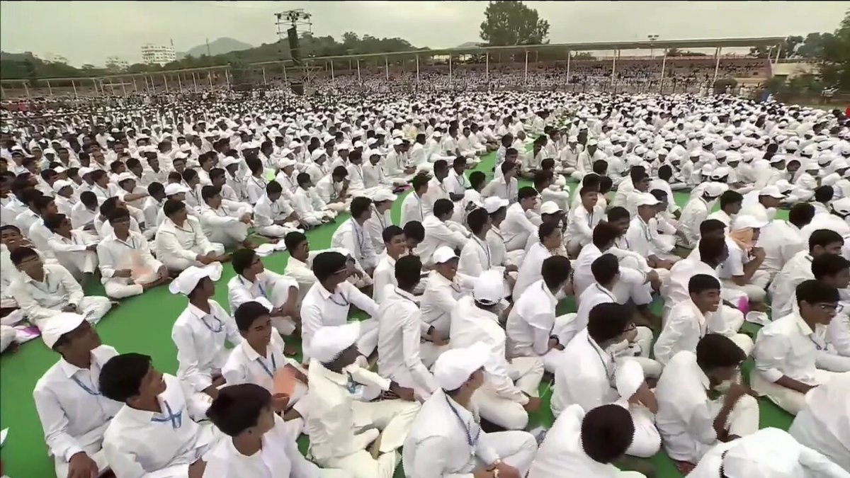 పుట్టపర్తికి రావడం ఎంతో సంతోషంగా ఉందని ప్రధానమంత్రి నరేంద్ర 