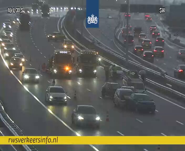 Veel vertraging op de A9 bij knooppunt Badhoevedorp
