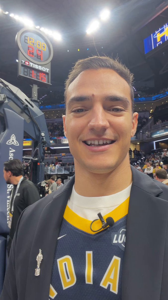 4x @IndyCar series champion & 2025 Indy 500 winner Alex Palou checkin' in from @GainbridgeFH tonight 🙌 