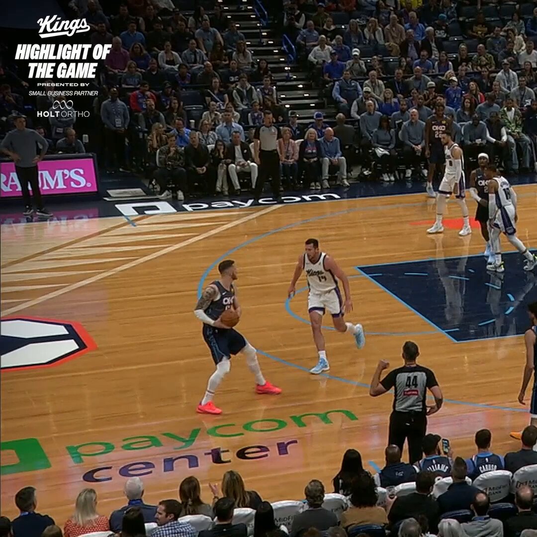 Zach takes FLIGHT ✈️💪

Highlight of the Game presented by @HoltOrtho  