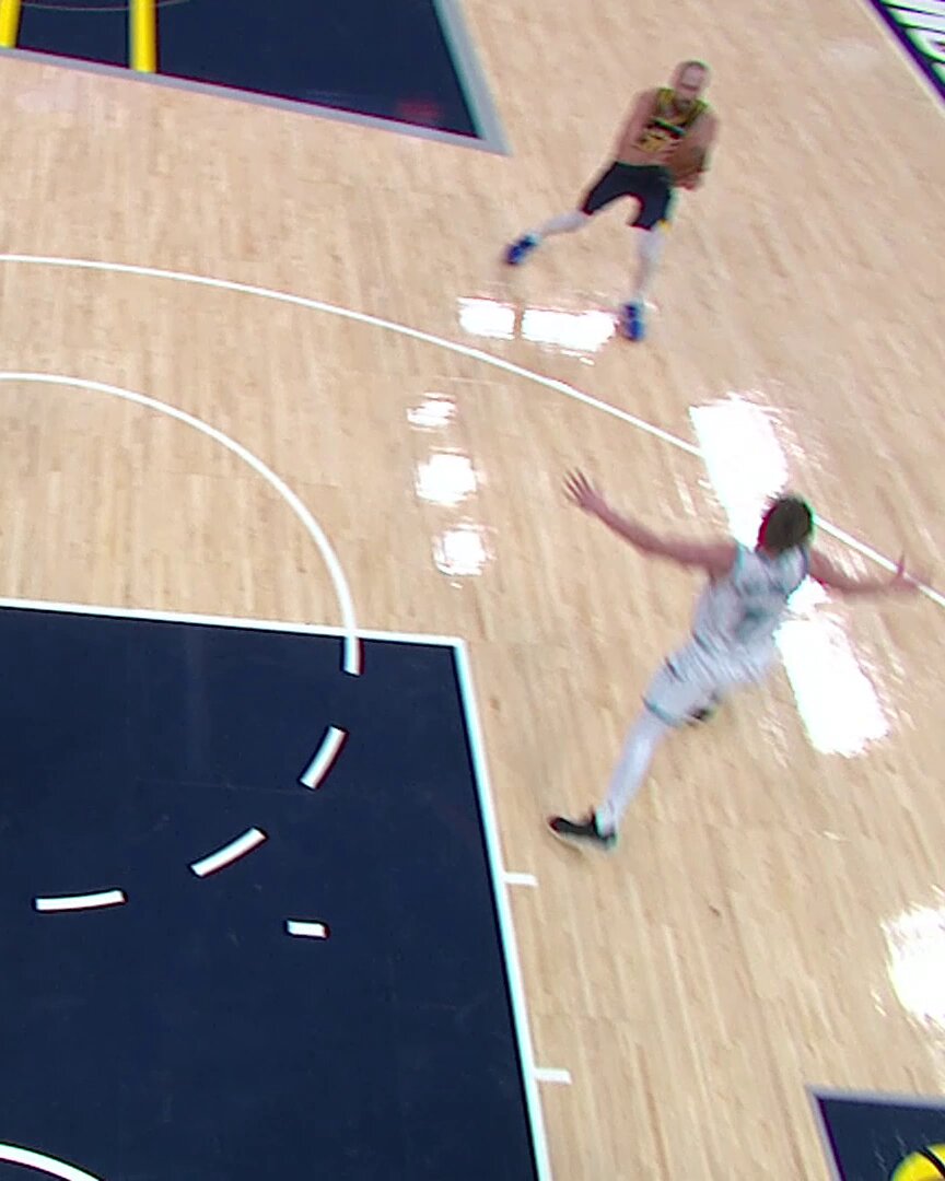 Jay Huff just destroyed the rim 😱 