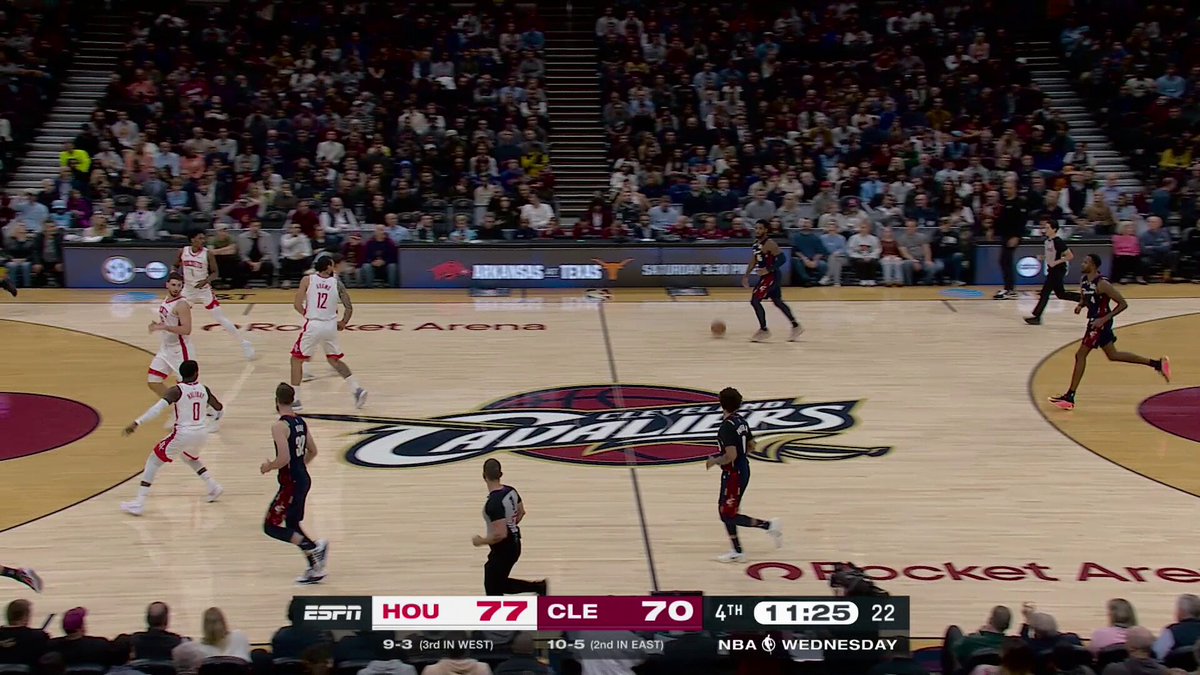Back-to-back triples from Spida brings the @cavs within 1!

HOU/CLE 4Q action is LIVE on ESPN! 