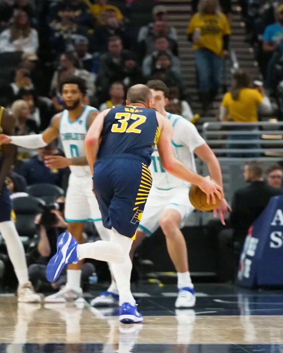 big night from Jay Huff 💪

20 PTS (season high)
4 3PM
5 REB
4 AST 