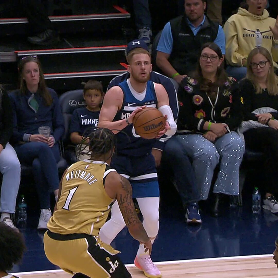 Watch for Donte DiVincenzo's triple.

STAY for Kyden Randle's celly ‼️ 