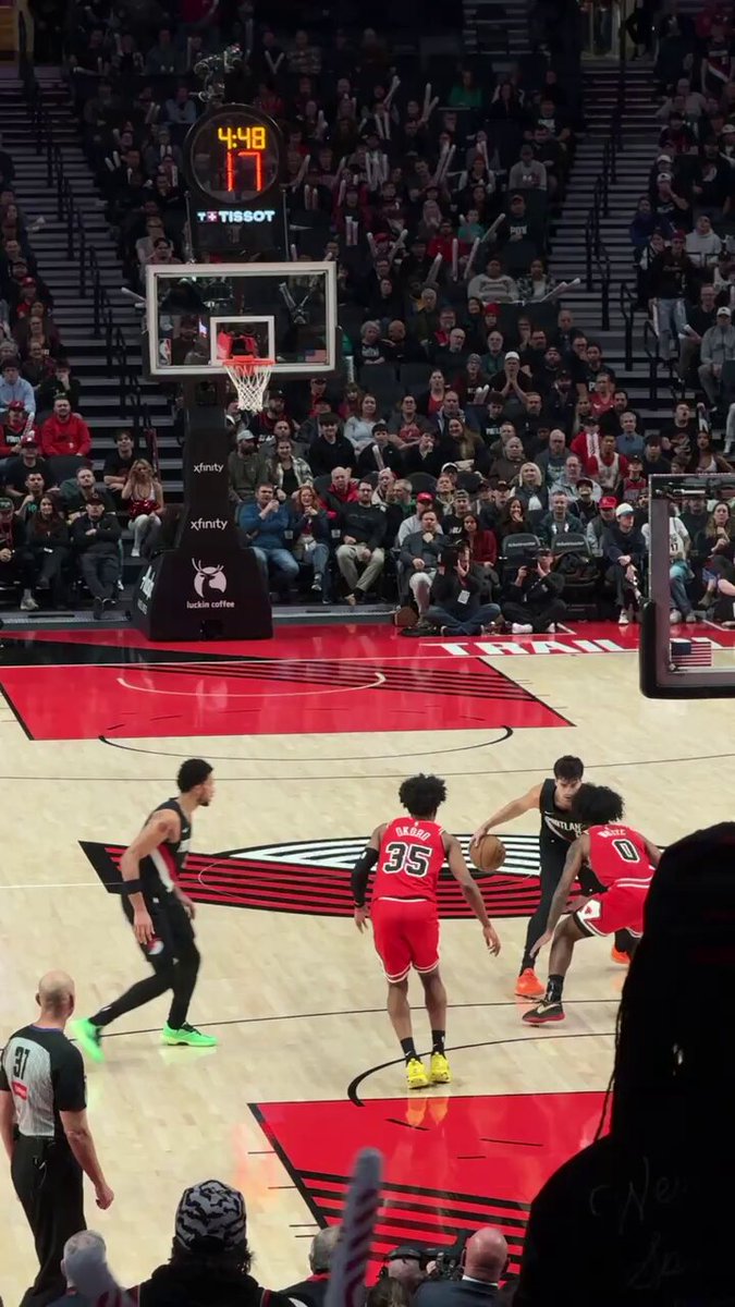 DENI PUTTING ON A CLINIC 😮‍💨 