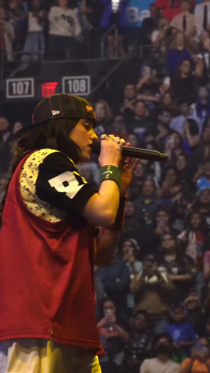 BILLIE様 HARDANDSOFTPhoenix2: Billie performing 'LUNCH' at the @MMUCenter