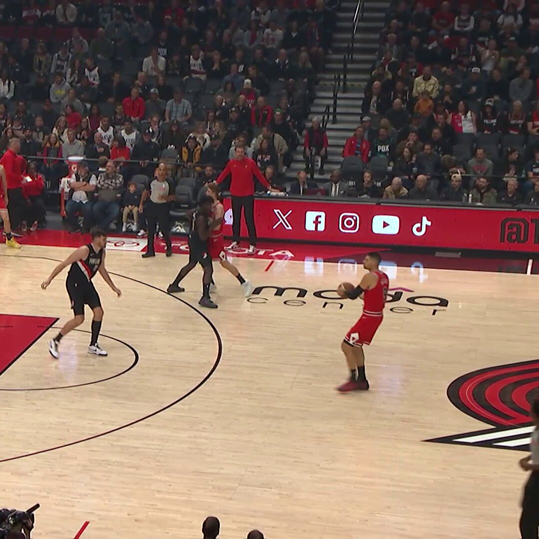 Nikola Vučević with the @TISSOT buzzer-beater.
Coby White with the game-winning assist.

Chicago's dynamic duo fuels THRILLING road W!

Vučević: 27 PTS, 8 REB, 5 3PM
White: 25 PTS, 7 AST, 5 3PM 