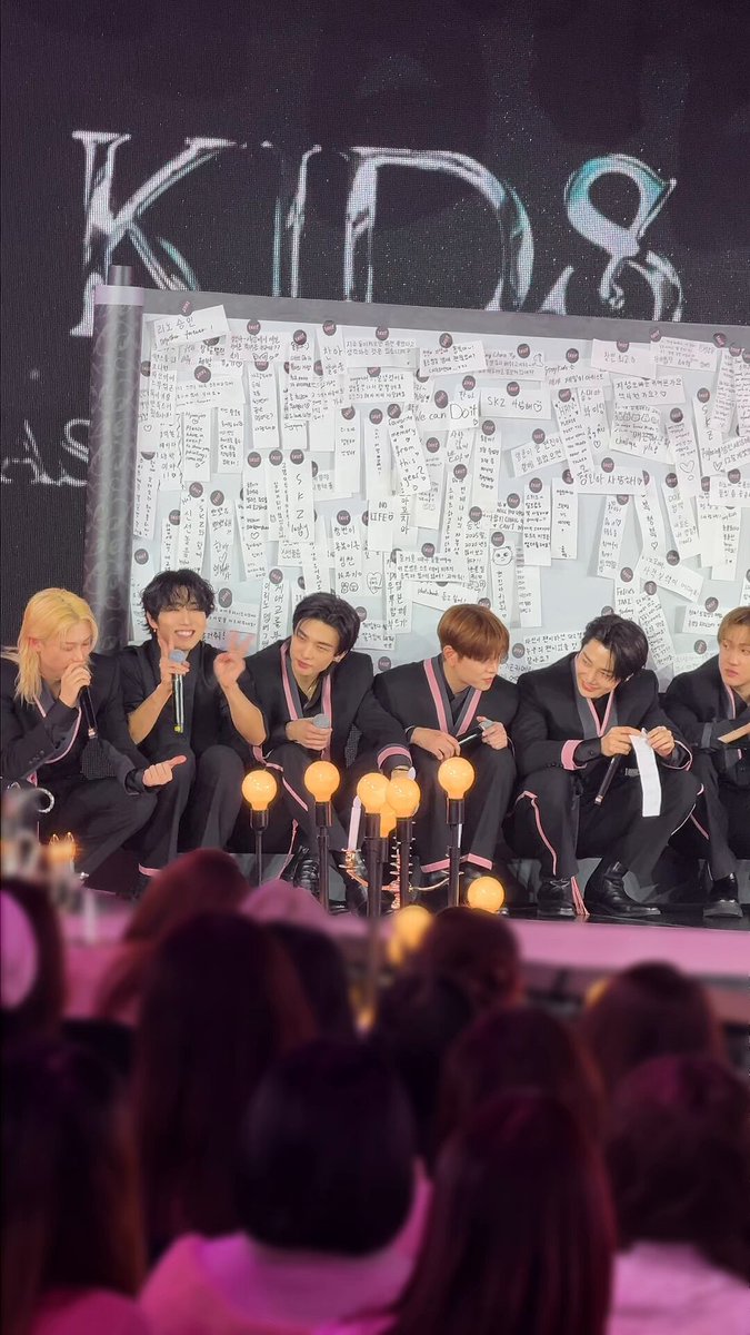 ▶️ | Atualização nas redes sociais do Stray Kids na pré