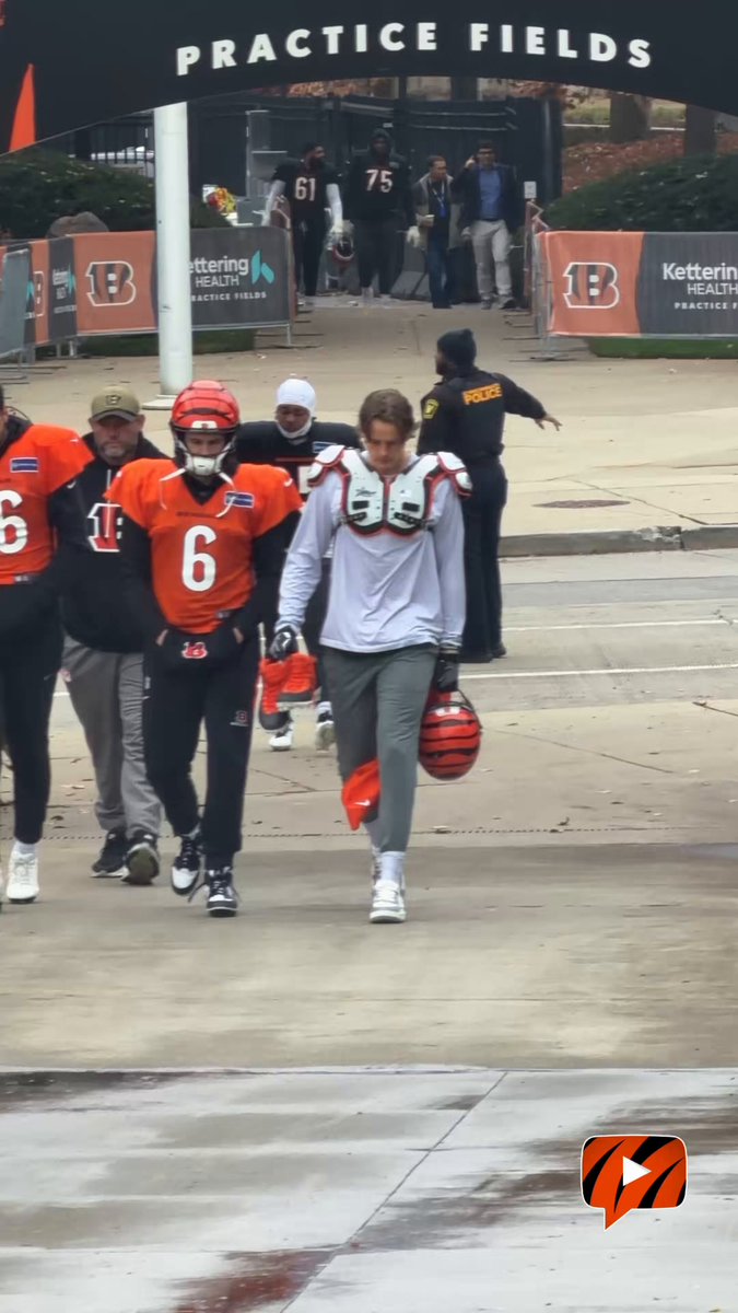 Joe Burrow back at Bengals practice today 👏

Do you think we could see him play Sunday vs the Patriots? 👀

(via @JamesRapien) 
