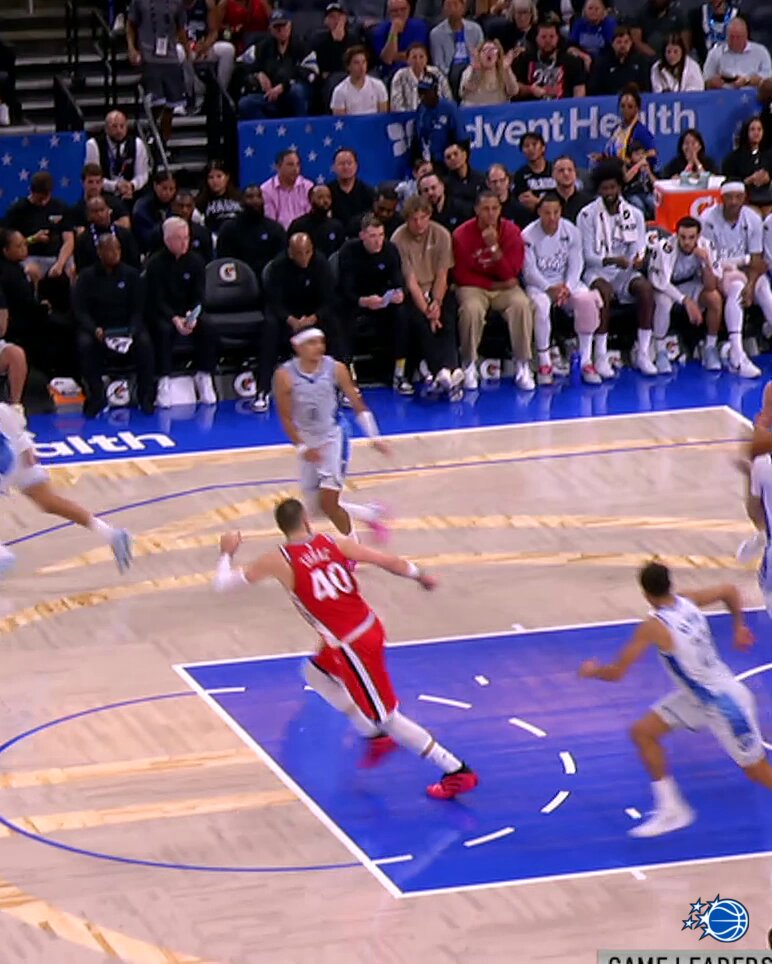 Tristan da Silva SLAM on the break 💥

good looks AB 