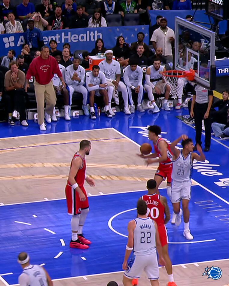 Jalen Suggs steal & lob to Goga Bitadze !  