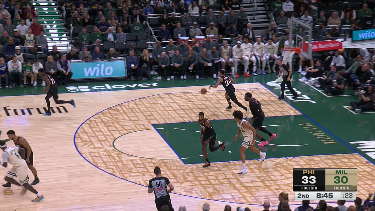 .@J_mccain_24 takes it the distance. ➡️ 