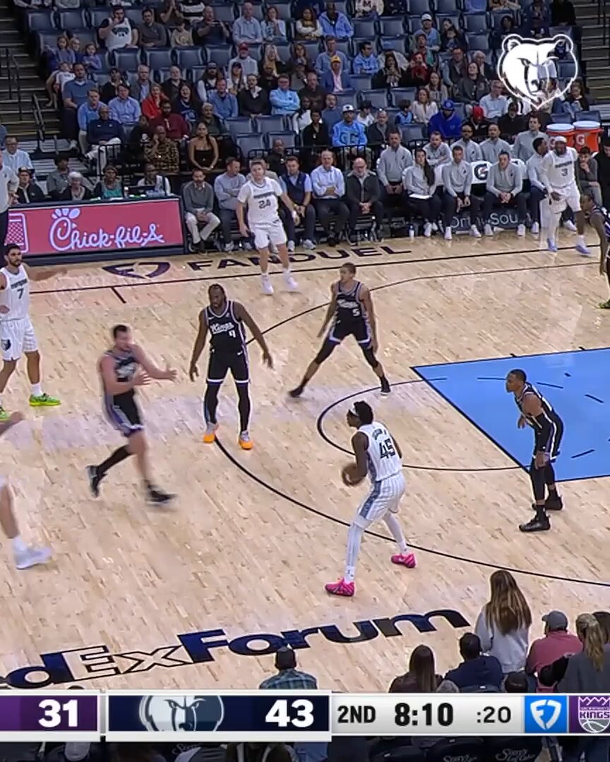 With Authority 😤 @zach_edey 

Tap in 📲 @FDSN_Grizzlies / @WMCActionNews5 