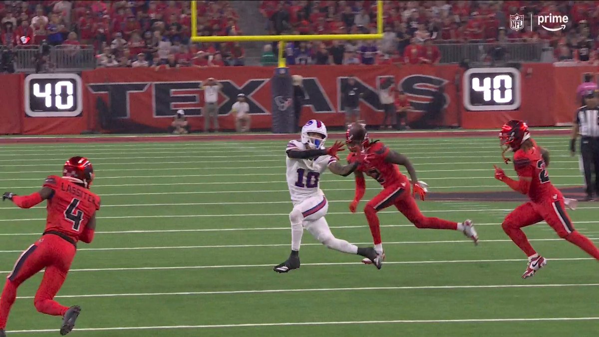 Calen Bullock added to his INT with a forced fumbled 💪 