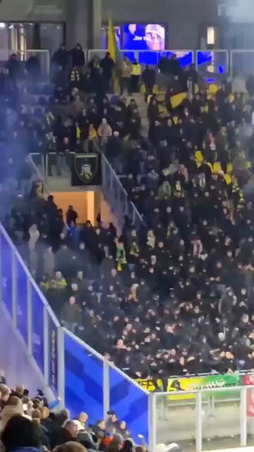 Wedstrijd Cambuur tegen ADO Den Haag stilgelegd door gooien vuurwerk