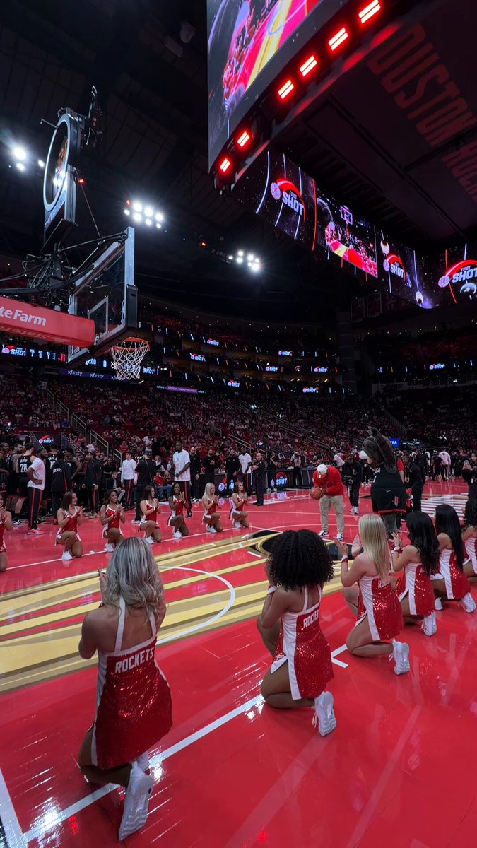 .@BunBTrillOG called glass for the First Shot! 👏 