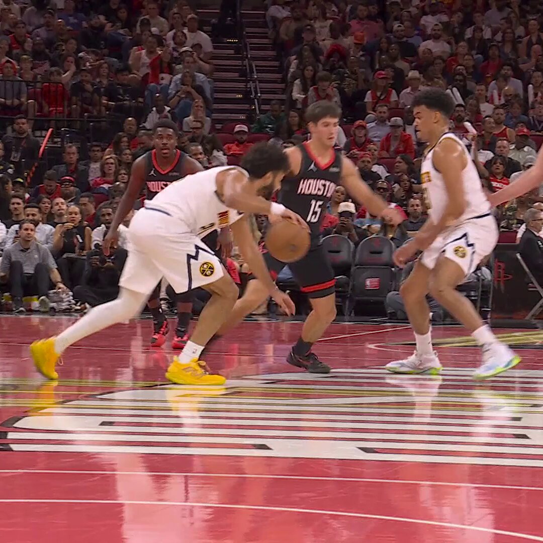 Dive for the loose ball. 
Sense the open man. 
Deliver the no-look strike. 

Masterful assist by Alperen Sengun 😮‍💨  